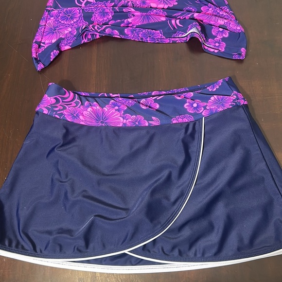 Floral Purple and Navy 2 Piece Tankini Halter Top and Skort Swimsuit Women Sz. S - Picture 5 of 12